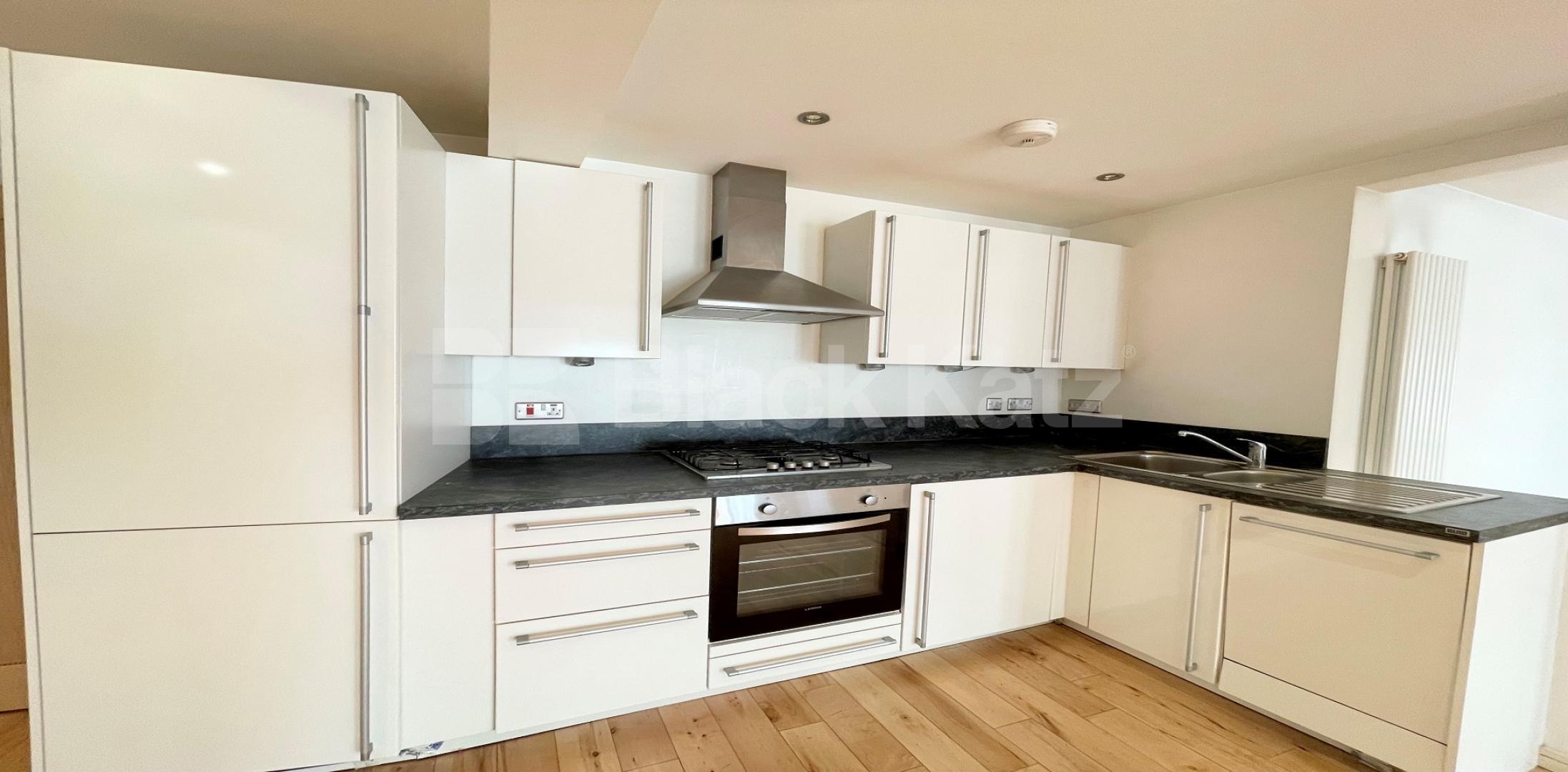 			LET , 2 Bedroom, 2 bath, 1 reception Apartment			 Kamen House - Magdalen Street, London Bridge